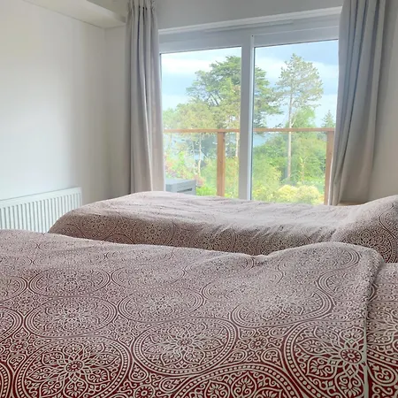 Dog Friendly Beachside With Panoramic Sea Views Near Looe